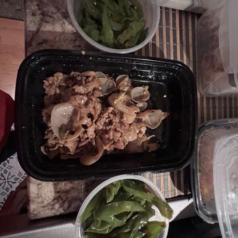 Hunan House - pork dish Broken up in2 -8oz cntnrs of ALL jalapeño's, middle cntnr is various pork parts w/garlic Not worth $19.00 - Chinese Near Me - Sunnyvale, California Hunan House - pork dish Broken up in2 -8oz cntnrs of ALL jalapeño's, middle cntnr is various pork parts w/garlic Not worth $19.00 - Chinese Near Me - Sunnyvale, California