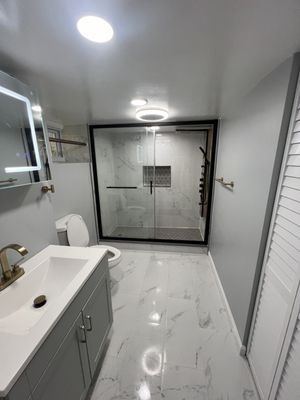 Alexander Home Improvements Logo