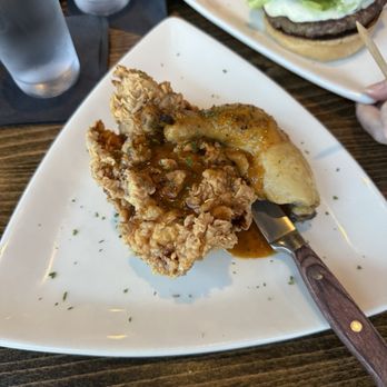 The Crain Lounge & Kitchen - Air fried and smoked chicken - Lounges Near Me - Oklahoma City, Oklahoma