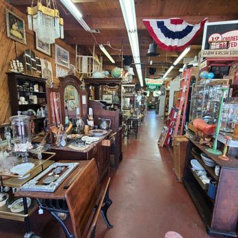 Montebello Road - Antiques Near Me - Campbell, California