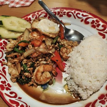 Mae Ornnit Thai Kitchen - Thai Near Me - Annandale, Virginia Mae Ornnit Thai Kitchen - Thai Near Me - Annandale, Virginia