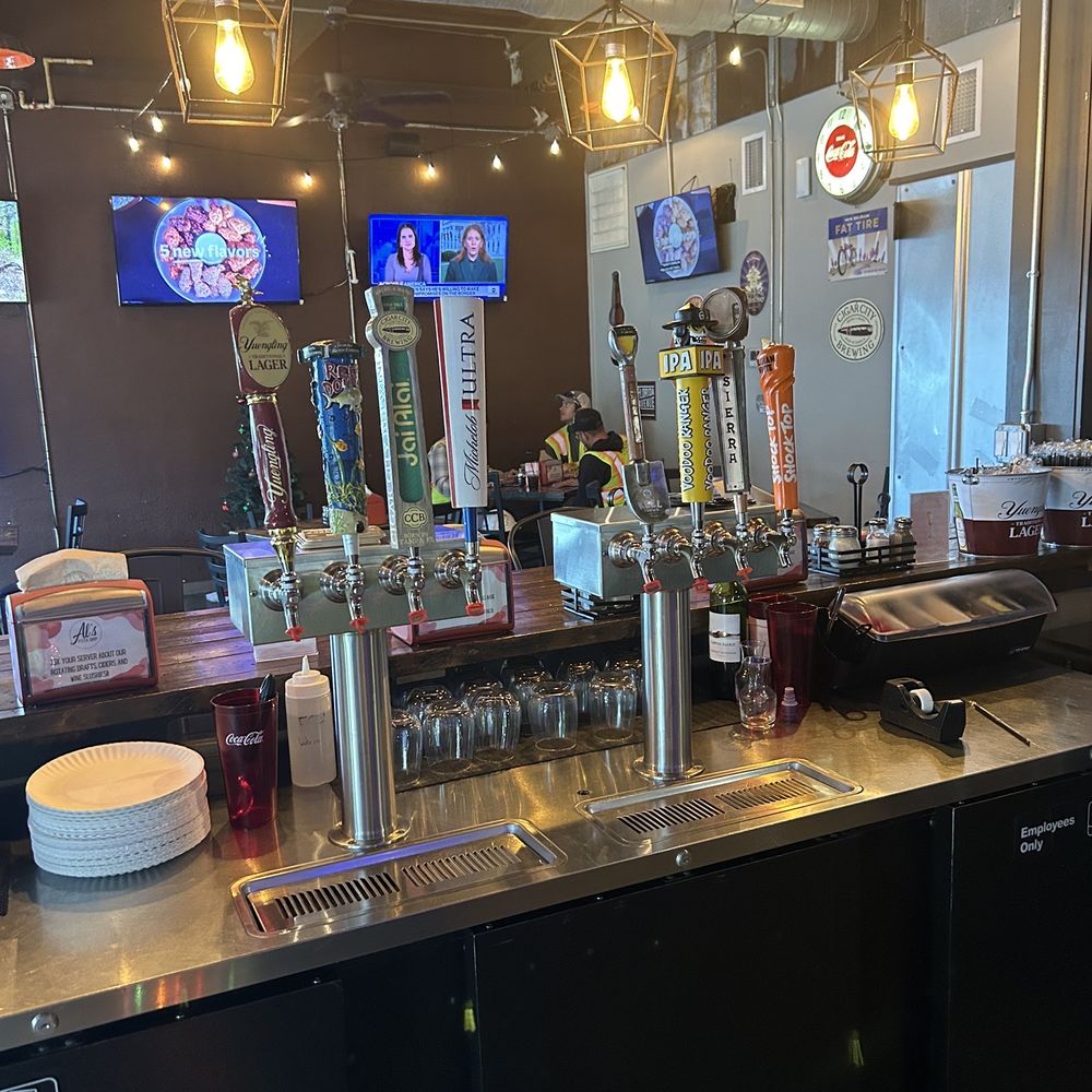 Al's Pizza Shop - Beer taps - Pizza Near Me - San Antonio, Florida