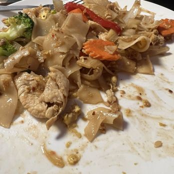 Thai Simple Dish - Drunken Noodle - Thai Near Me - Provo, Utah