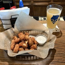 The Snug - Cheese curds