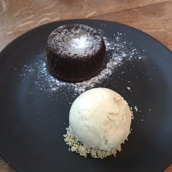 Perry St - Molten chocolate cake - New American Near Me - New York, New York Perry St - Molten chocolate cake - New American Near Me - New York, New York