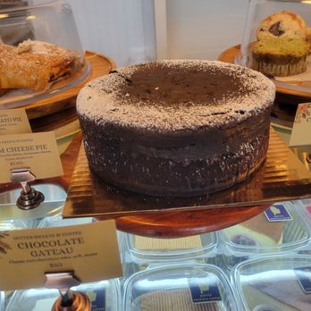 Mitten Sweets & Coffee - Chocolate gateau - Desserts Near Me - Seattle, Washington
