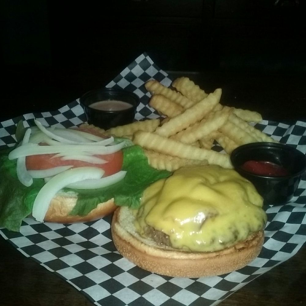Wolf's Pub - Pubs Near Me - Munhall, Pennsylvania