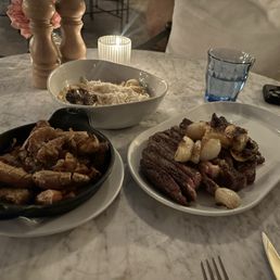 Steak w/ potato's + lemon pasta