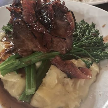 The Bistro - Braised, short ribs, mashed potatoes, and broccolini - American Near Me - Bowling Green, Kentucky The Bistro - Braised, short ribs, mashed potatoes, and broccolini - American Near Me - Bowling Green, Kentucky