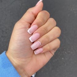 Biscayne Nails & Spa - Quede encantada con su trabajo de verdad que lo ame la atención y todo muy buen servicio y rápido me hizo exactamente lo que quería