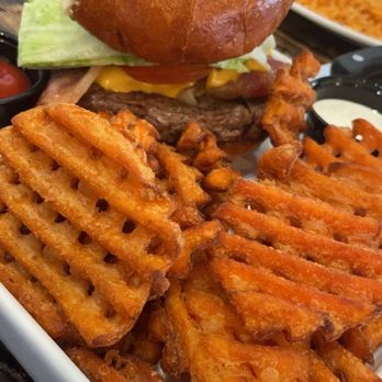 H H Cotton's - Hamilton burger - Sports Bars Near Me - San Clemente, California