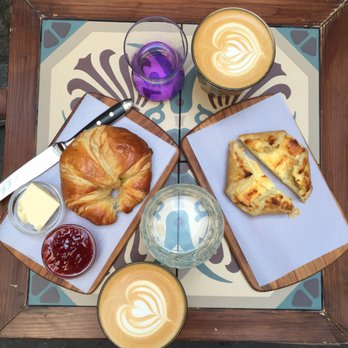 Ben Rahim - Double latte, fromage pastry and simple croissant. - Coffee & Tea Near Me - Berlin, BE Ben Rahim - Double latte, fromage pastry and simple croissant. - Coffee & Tea Near Me - Berlin, BE