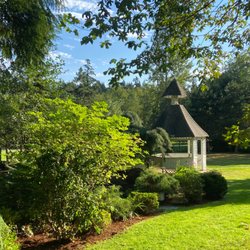 Skintegrity Medi Spa - Our clinic is situated on a picturesque ten-acre estate in central Nanaimo, providing a peaceful, serene, and private setting for your stay.