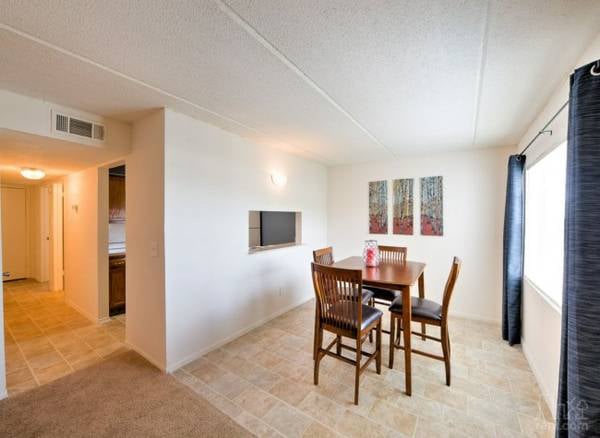 AZALEA RIDGE APARTMENT - Updated December 2024 - 10 Photos - 8151 ...