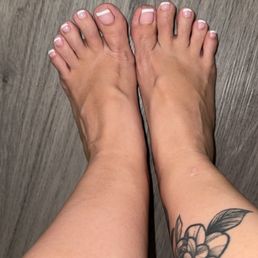 Bubble bath pedi with sparkle and French by Hannah Bubble bath pedi with sparkle and French by Hannah
