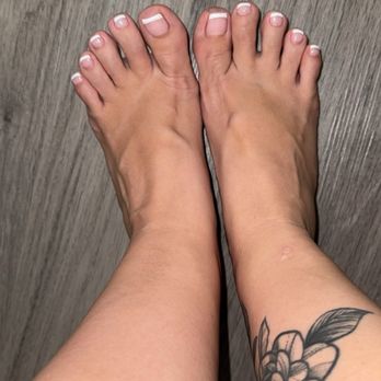 Elite Nails Gallery - Bubble bath pedi with sparkle and French by Hannah - Nail Salons Near Me - Surprise, Arizona Elite Nails Gallery - Bubble bath pedi with sparkle and French by Hannah - Nail Salons Near Me - Surprise, Arizona