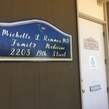 Michelle Remmes, MD - Front of office building - Family Practice Near Me - Bakersfield, California