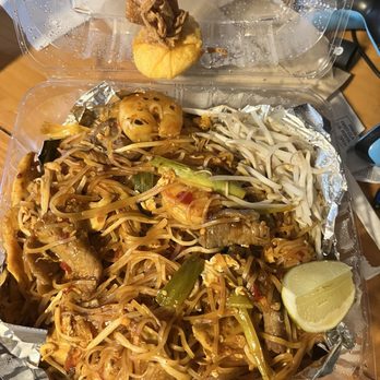 Thai Halal Bistro - Pad Thai - Thai Near Me - Missouri City, Texas Thai Halal Bistro - Pad Thai - Thai Near Me - Missouri City, Texas
