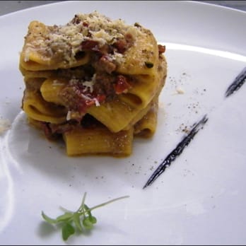 Les Parasols - Ciavattoni con alici, pomodorini pugliesi appassiti e ricotta stagionata - Beaches Near Me - Numana, AN