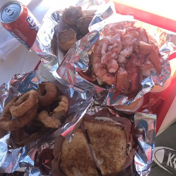 Red's Eats - Lobster Roll, Scallops, Grilled Cheese with everything and Onion Rings. - Seafood Near Me - Wiscasset, Maine Red's Eats - Lobster Roll, Scallops, Grilled Cheese with everything and Onion Rings. - Seafood Near Me - Wiscasset, Maine