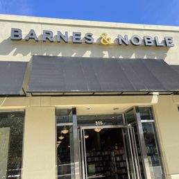 Exterior photo of Barnes & Noble - Corte Madera, California Exterior photo of Barnes & Noble - Corte Madera, California