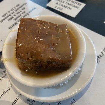 Le Chalutier - Gâteau reine Elizabeth - Canadian (New) Near Me - Laval, Quebec