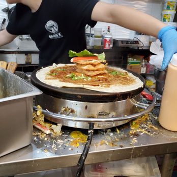 Joe's Steam Rice Roll - Constructing the Chinese crepe - Dim Sum Near Me - Flushing, New York