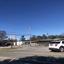 Ware's Bar-B-Q - Just opened- driveway line into the street