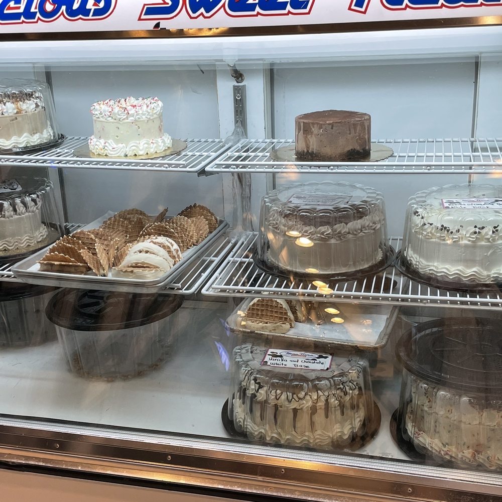 MooTime Creamery - Ice cream cakes - Ice Cream & Frozen Yogurt Near Me - Coronado, California