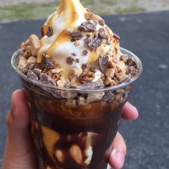 Silver Lake Whippy Dip - A SMALL turtle sundae with heath bar. SPECTACULAR! - Ice Cream & Frozen Yogurt Near Me - Mears, Michigan
