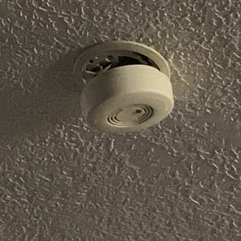 Super 8 by Wyndham Rexburg - The non working smoke detector. - Hotels Near Me - Rexburg, Idaho