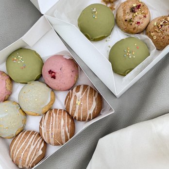 Valentine Sweets - Green tea, chamomile, early grey rose, and baklava tea cakes. - Patisserie/Cake Shop Near Me - Pasadena, California