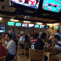 Buffalo Wild Wings - Todos los deportes! El paraíso del Sports Jock