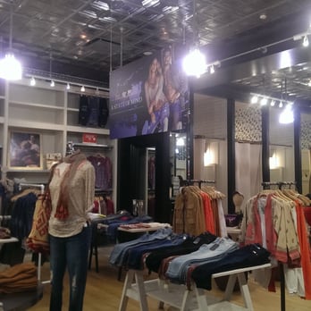 Lucky Brand - Men's Clothing Near Me - Destin, Florida Lucky Brand - Men's Clothing Near Me - Destin, Florida