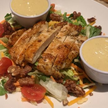 Cheddar's Scratch Kitchen - Grilled Chicken Pecan Salad - American Near Me - Independence, Missouri