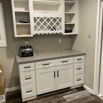 Bondi Kitchen and Bath Design Center - Right medium counter top - Kitchen & Bath Near Me - La Habra, California
