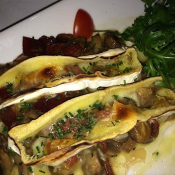 Stadtkind - Wiesenchampignons mit Rohschinken und Camembert Überbacken. Heutiges Tagesgericht - sehr fein! - Cafes Near Me - Vienna, 9