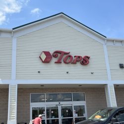 TOPS Friendly Markets - Front