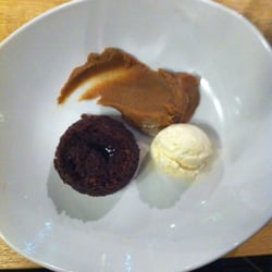 Mezza Luna - Chocolate pudding with banana caramel