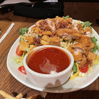Outback Steakhouse - Chicken salad - Steakhouses Near Me - Indianapolis, Indiana
