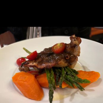 Pointe 49 Kitchen & Bar - Hunter Chicken - Bars Near Me - Osoyoos, British Columbia Pointe 49 Kitchen & Bar - Hunter Chicken - Bars Near Me - Osoyoos, British Columbia