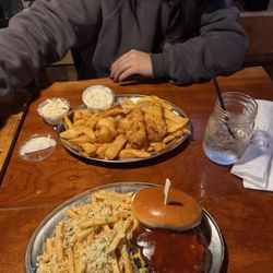 Union Lake Tap - Jack Daniels barbecue burger / fish and chips