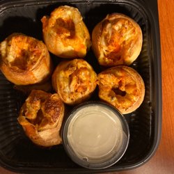 Old Chicago Pizza + Taproom - Buffalo chicken rolls