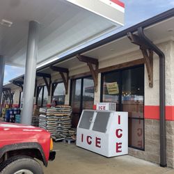 Cuzz’s Travel Depot