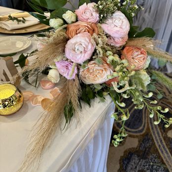 Awesome Blossom Floral Design - Bridal bouquet - Florists Near Me - Reno, Nevada Awesome Blossom Floral Design - Bridal bouquet - Florists Near Me - Reno, Nevada