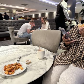 No.1 Gatwick Lounge - Lounge - Airport Lounges Near Me - Horley, WSX No.1 Gatwick Lounge - Lounge - Airport Lounges Near Me - Horley, WSX