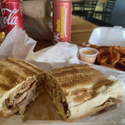 David's Sandwich - Lechón sándwich with sweet potato fries