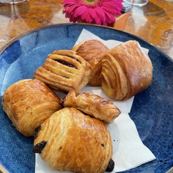 Lago - Pastry basket - Italian Near Me - Las Vegas, Nevada