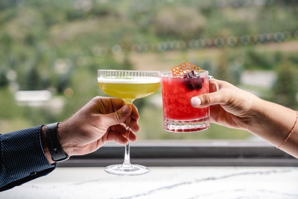 Lookout Bar Avon Logo