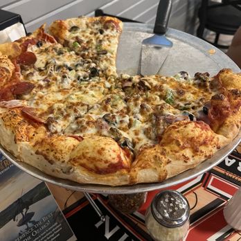 Ozark Mountain Pizza - Supreme pizza - Pizza Near Me - Branson, Missouri Ozark Mountain Pizza - Supreme pizza - Pizza Near Me - Branson, Missouri